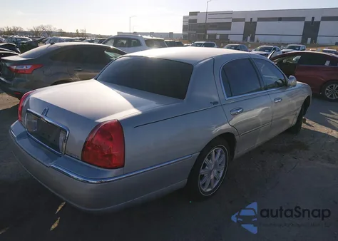 2011 Lincoln Town Car Signature Limited from USA, damaged, VIN 2LNBL8CV0BX750536